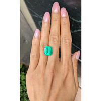 7.90 Ct. Emerald from Zambia Life Style