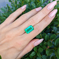 7.63 Ct. Emerald from Colombia Life Style