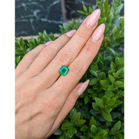 1.97 Ct. Emerald from Colombia Life Style