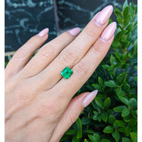 2.26 Ct. Emerald from Colombia Life Style