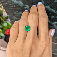 2.26 Ct. Emerald from Zambia Life Style