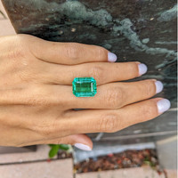 11.68 Ct. Emerald from Zambia Life Style