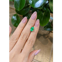 1.90 Ct. Emerald from Colombia Life Style