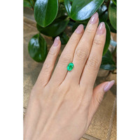 1.90 Ct. Emerald from Colombia Life Style