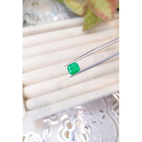 1.60 Ct. Emerald from Colombia Life Style