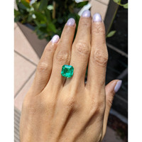 4.34 Ct. Emerald from Colombia Life Style