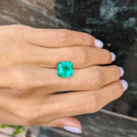 4.34 Ct. Emerald from Colombia Life Style