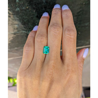 1.44 Ct. Emerald from Colombia Life Style