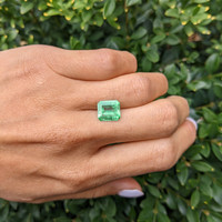 2.70 Ct. Emerald from Colombia Life Style