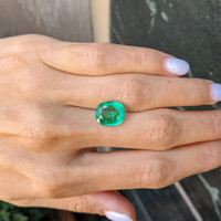 4.85 Ct. Emerald from Zambia Life Style