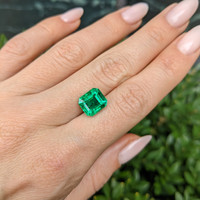 3.75 Ct. Emerald from Zambia Life Style