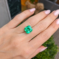 5.07 Ct. Emerald from Colombia Life Style