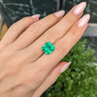 5.07 Ct. Emerald from Colombia Life Style