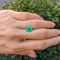 1.85 Ct. Emerald from Colombia Life Style