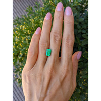 1.78 Ct. Emerald from Colombia Life Style