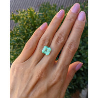 3.97 Ct. Emerald from Colombia Life Style