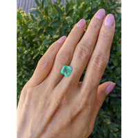 2.71 Ct. Emerald from Colombia Life Style