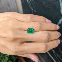 2.89 Ct. Emerald from Zambia Life Style