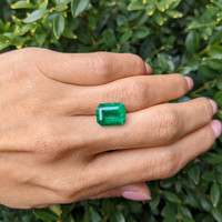 5.30 Ct. Emerald from Colombia Life Style