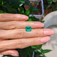 1.94 Ct. Emerald from Colombia Life Style