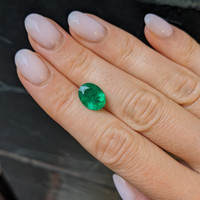 2.72 Ct. Emerald from Colombia Life Style