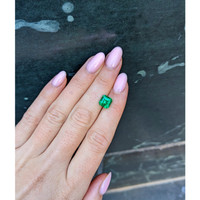 1.89 Ct. Emerald from Colombia Life Style