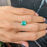 1.92 Ct. Emerald from Colombia Life Style