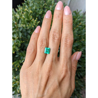1.92 Ct. Emerald from Colombia Life Style