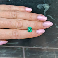 1.67 Ct. Emerald from Colombia Life Style