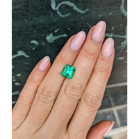 3.01 Ct. Emerald from Colombia Life Style