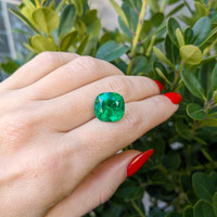 8.02 Ct. Emerald from Colombia Life Style