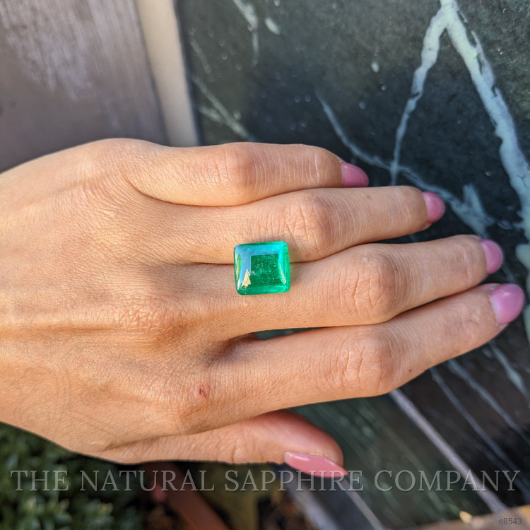 6.78 Ct. Cabochon Emerald from Colombia