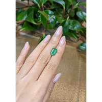 3.25 Ct. Emerald from Zambia Life Style