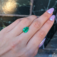 2.59 Ct. Emerald from Colombia Life Style