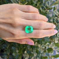 10.29 Ct. Emerald from Colombia Life Style