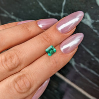 1.00 Ct. Emerald from Colombia Life Style
