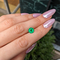 1.77 Ct. Emerald from Colombia Life Style