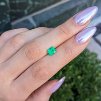 1.04 Ct. Emerald from Colombia Life Style