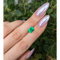 1.89 Ct. Emerald from Colombia Life Style