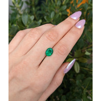 2.21 Ct. Emerald from Colombia Life Style