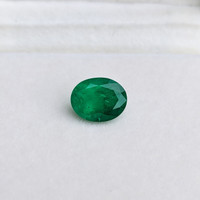 2.21 Ct. Emerald from Colombia Life Style
