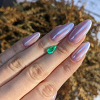 1.04 Ct. Emerald from Colombia Life Style