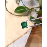 4.90 Ct. Emerald from Zambia Life Style