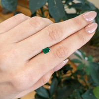0.78 Ct. Emerald from Afghanistan Life Style
