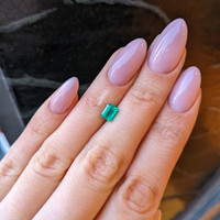 0.99 Ct. Emerald from Colombia Life Style