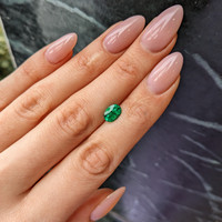 1.22 Ct. Emerald from Colombia - Muzo Life Style