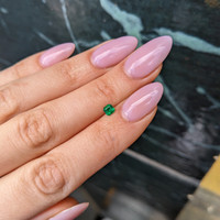 0.26 Ct. Emerald from Afghanistan Life Style