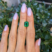 3.75 Ct. Emerald from Zambia Life Style