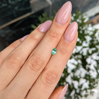 0.50 Ct. Emerald from Russia Life Style