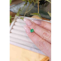 0.85 Ct. Emerald from Afghanistan Life Style